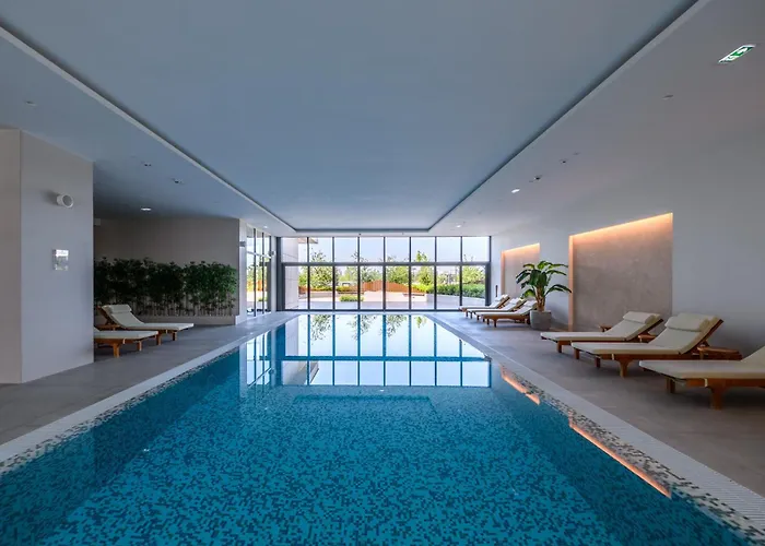 Luxury Apartment With Pool&Gym