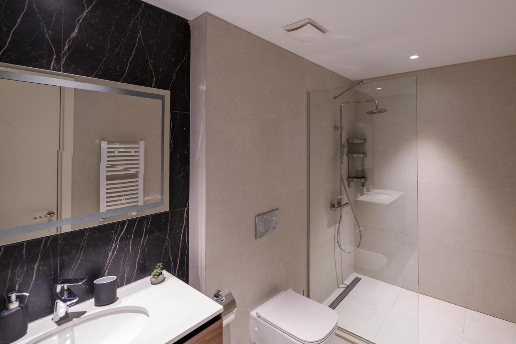 Apartment Luxury With Pool&gym *