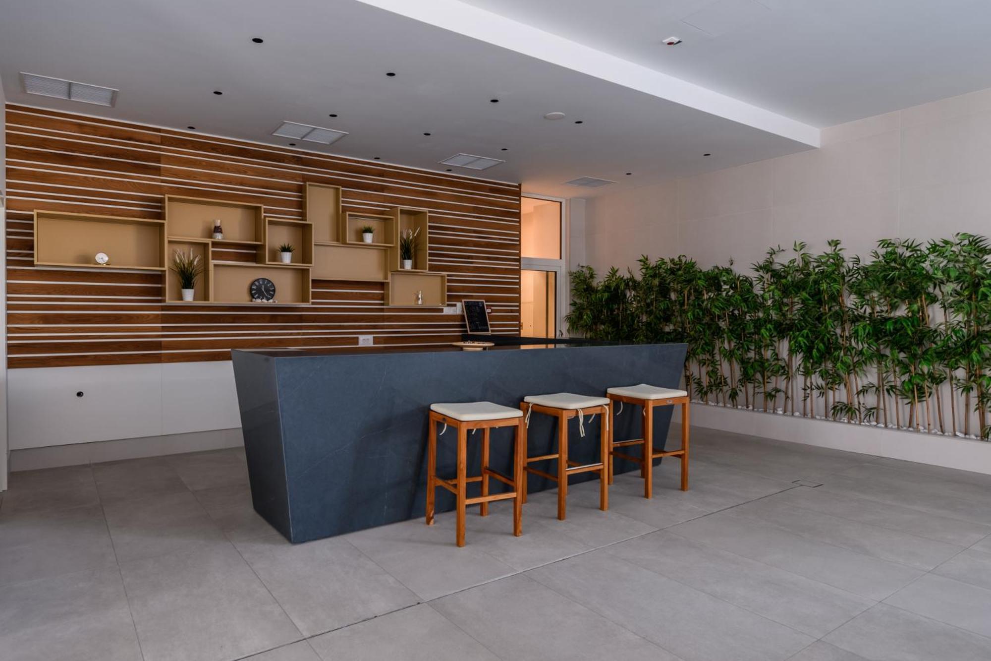 Luxury With Pool&gym Lägenhet